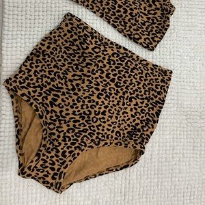 SOLD ON CROSSPOST ARQ Set Small